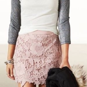 American Eagle | Pink Lace Overlay Miniskirt Sz 6
